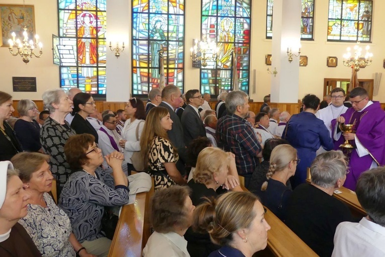 Ostatnie pożegnanie ks. prał. Franciszka Płonki w rodzinnym Zarzeczu