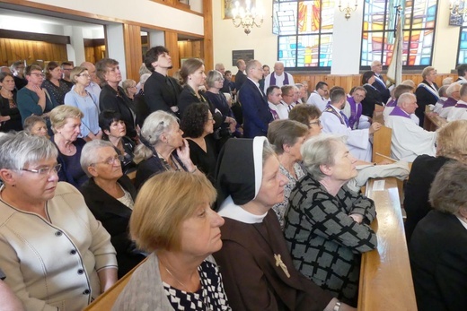 Ostatnie pożegnanie ks. prał. Franciszka Płonki w rodzinnym Zarzeczu