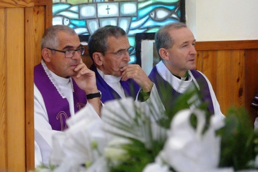 Ostatnie pożegnanie ks. prał. Franciszka Płonki w rodzinnym Zarzeczu