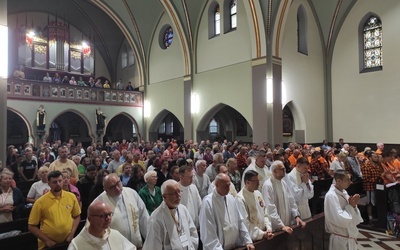 Zębowice. Eucharystia z "Trójeczką"