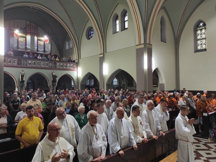 Zębowice. Eucharystia z "Trójeczką"