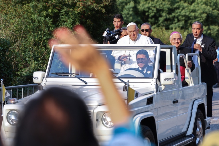 Papież Franciszek przybył do Fatimy