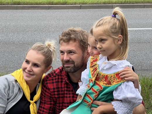 Pielgrzymi u szczytu Jasnej Góry 