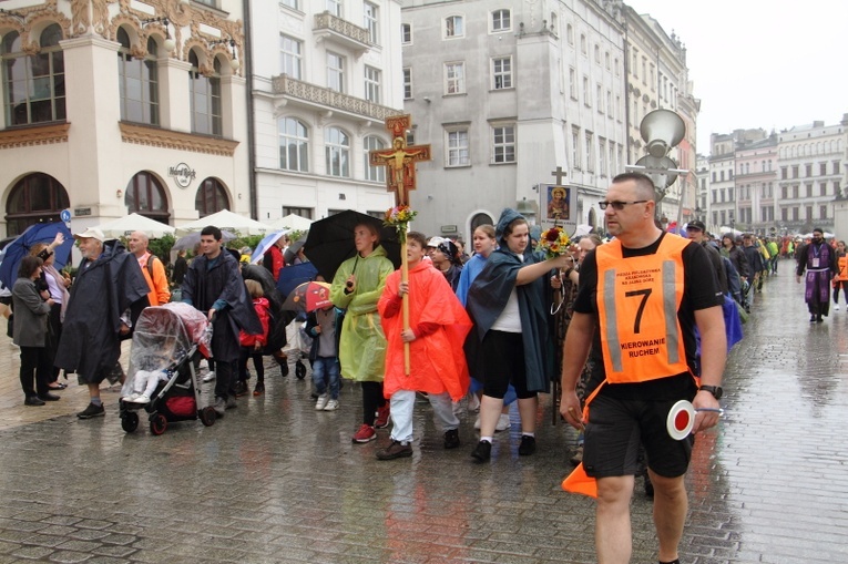 Wyjście 43. Pieszej Pielgrzymki Krakowskiej z Wawelu na Jasną Górę