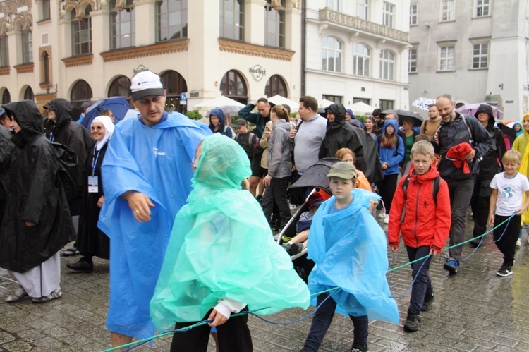 Wyjście 43. Pieszej Pielgrzymki Krakowskiej z Wawelu na Jasną Górę