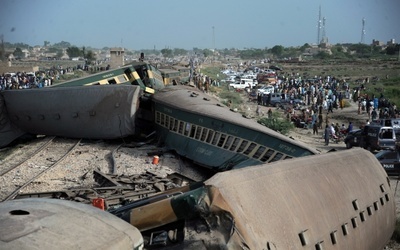 Pakistan: ponad 30 osób zginęło w katastrofie kolejowej