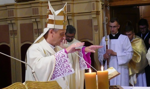 Podczas Mszy św. inaugurującej w bazylice hałcnowskiej 32. Pieszą Pielgrzymkę Diecezji Bielsko-Żywieckiej na Jasną Górę.