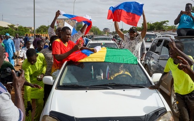 Niger zamyka przestrzeń powietrzną. Upływa termin ultimatum ECOWAS na odwrócenie zamachu stanu.