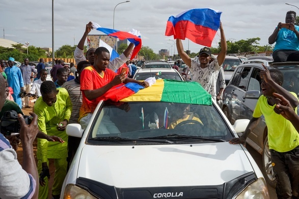 Niger zamyka przestrzeń powietrzną. Upływa termin ultimatum ECOWAS na odwrócenie zamachu stanu.