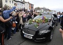 Irlandia. Tysiące osób pożegnały zmarłą piosenkarkę Sinead O'Connor