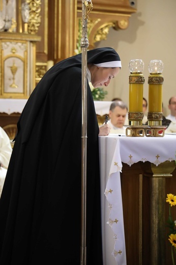 Śluby wieczyste u sióstr dominikanek w Tarnobrzegu Wielowsi