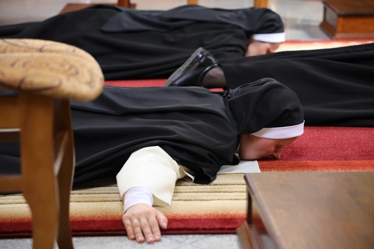 Śluby wieczyste u sióstr dominikanek w Tarnobrzegu Wielowsi