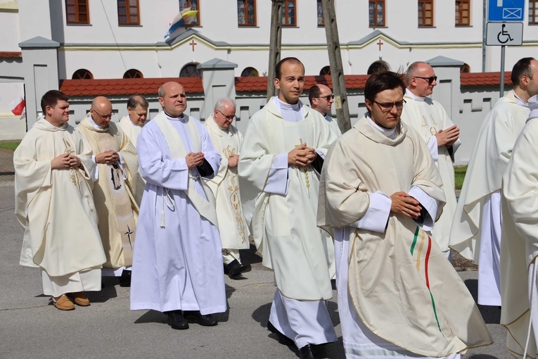 Śluby wieczyste u sióstr dominikanek w Tarnobrzegu Wielowsi