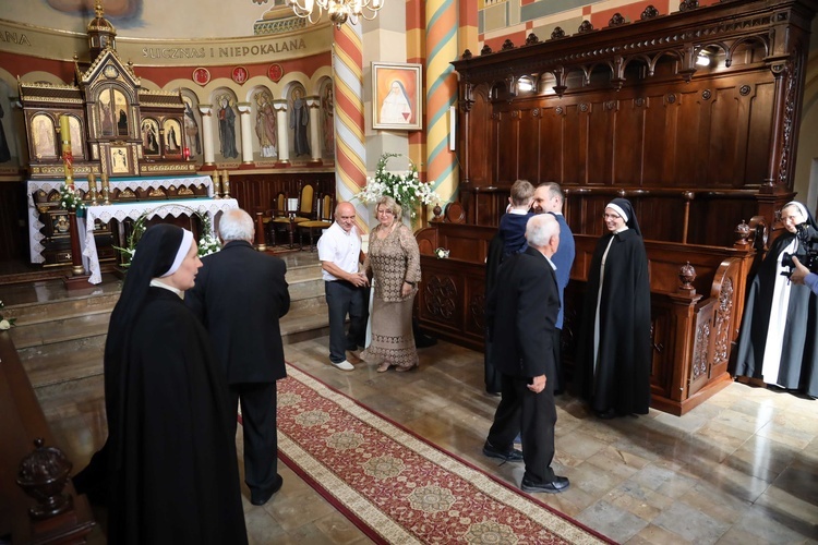 Śluby wieczyste u sióstr dominikanek w Tarnobrzegu Wielowsi