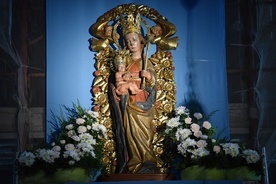 Figura Matki Bożej w Przeczycy.