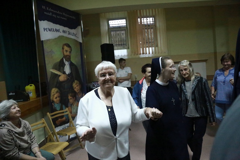 Świętowanie ze służebniczkami dębickimi