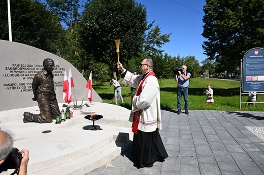 Odsłonięcie pomnika ofiar NKWD w Kołobrzegu