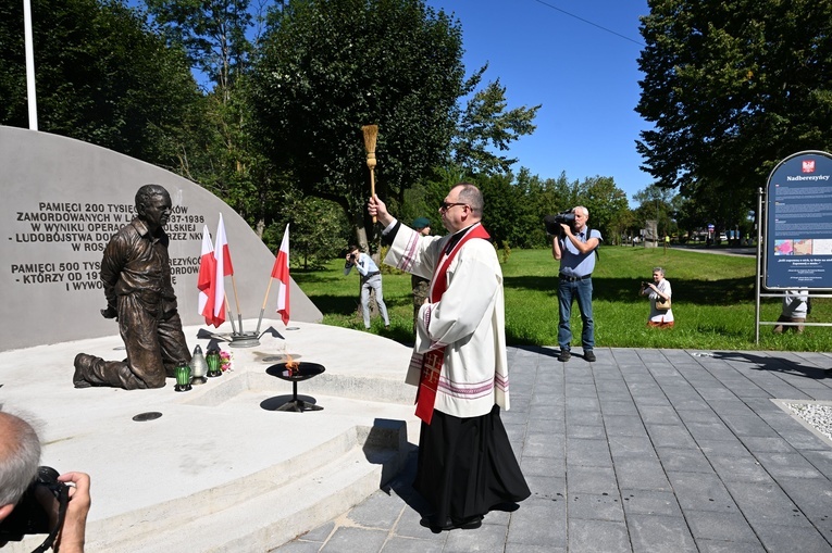 Odsłonięcie pomnika ofiar NKWD w Kołobrzegu
