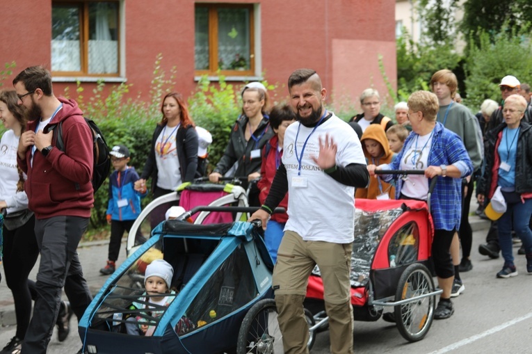 Czechowiccy pielgrzymi wyruszyli całymi rodzinami.