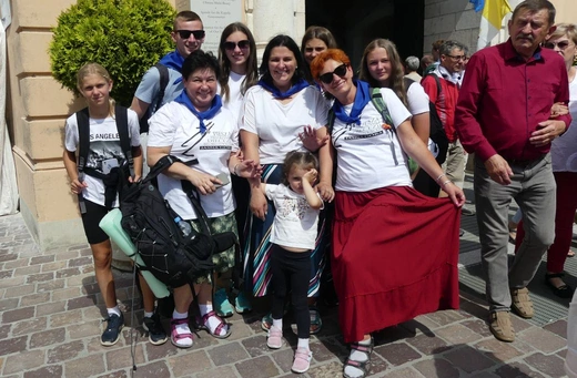 Pielgrzymi diecezji na Jasnej Górze - w oczekiwaniu na Mszę Świętą - 2023