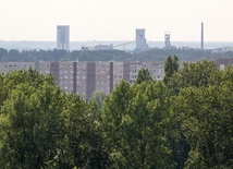 Ruda Śląska. Osiedle i kopalnia Bielszowice.