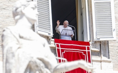 Papież: w chwilach życiowych burz wołajmy: „Panie, ratuj mnie!”