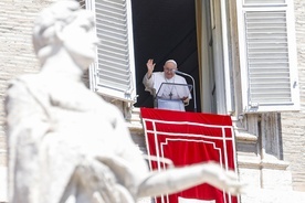 Papież: w chwilach życiowych burz wołajmy: „Panie, ratuj mnie!”