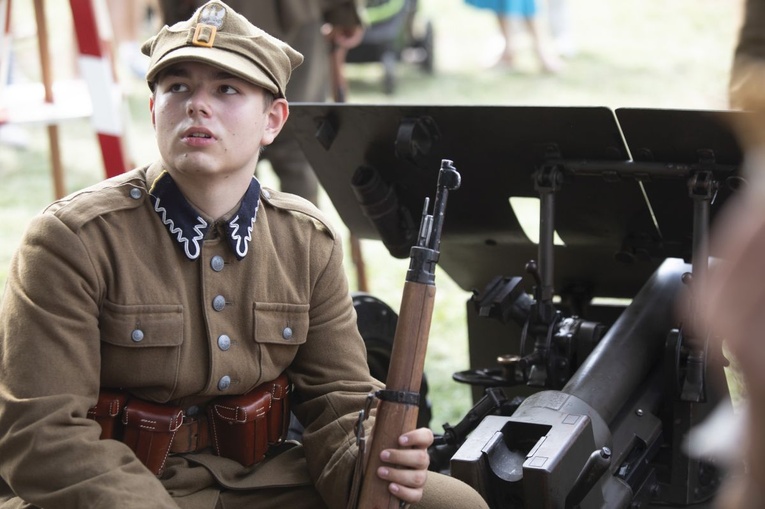 Rekonstruktorzy na otwarciu Muzeum Wojska Polskiego