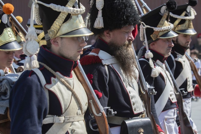 Rekonstruktorzy na otwarciu Muzeum Wojska Polskiego