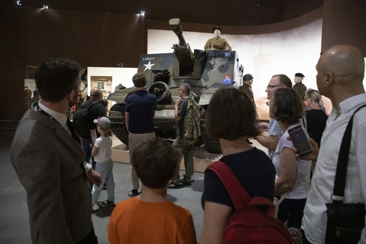 Bogu i Ojczyźnie. Muzeum Wojska Polskiego na Cytadeli