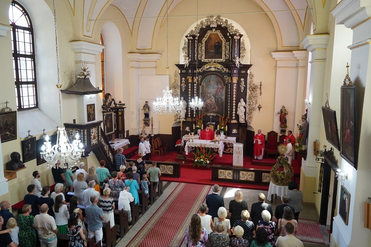 Proboszcz parafii w Wilkszynie odznaczony. To niespodzianka od parafian