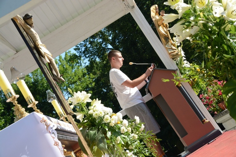 Pielgrzymkowa Eucharystia w Kamieniu Śląskim