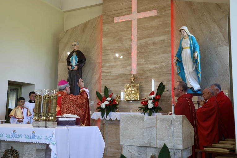 Poświęcenia wystroju ołtarza w Rytwianach