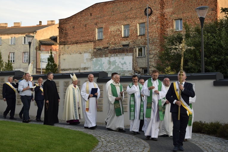 10. rocznica śmierci ks. M. Iwanickiego 