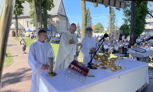 Abp Adrian Galbas przewodniczył Sumie odpustowej w Lubecku w diecezji gliwickiej.