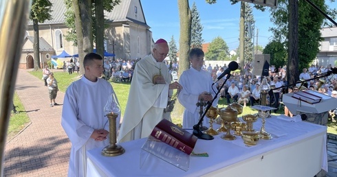 Abp Adrian Galbas przewodniczył Sumie odpustowej w Lubecku w diecezji gliwickiej.