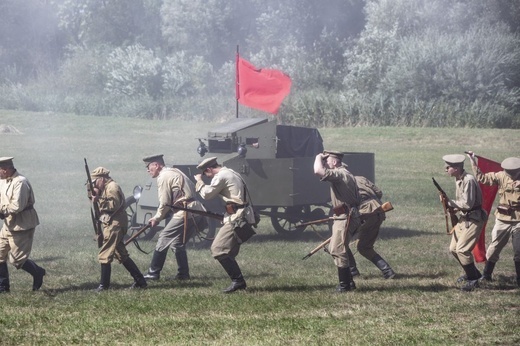 Bolszewika goń, goń, goń. Rekonstrukcja Cudu nad Wisłą