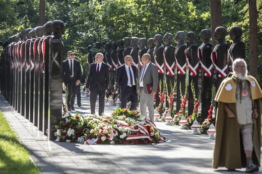 Polana Dębów Pamięci