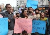 Pakistan: 129 muzułmanów aresztowanych po atakach na kościoły i domy chrześcijan