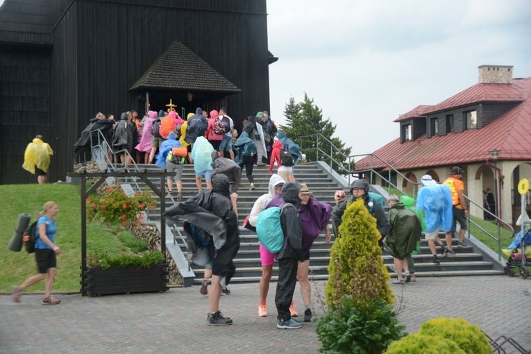 Pielgrzymkowy postój w Gwoździanach