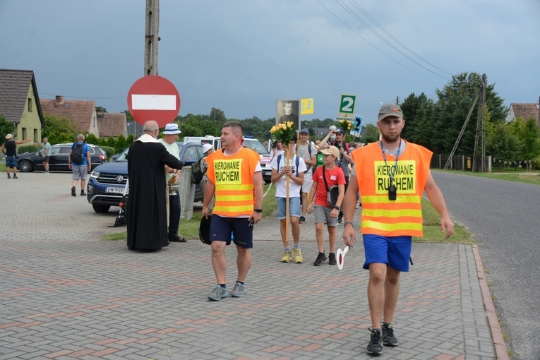 Pielgrzymkowy postój w Gwoździanach