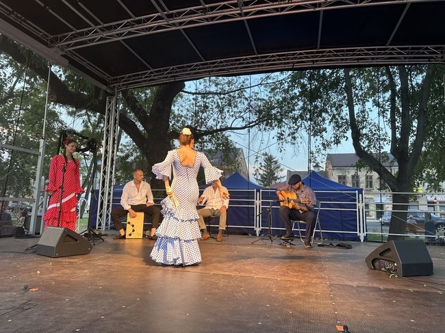 Stalowa Wola. Hiszpański wieczór na rozwadowskim rynku