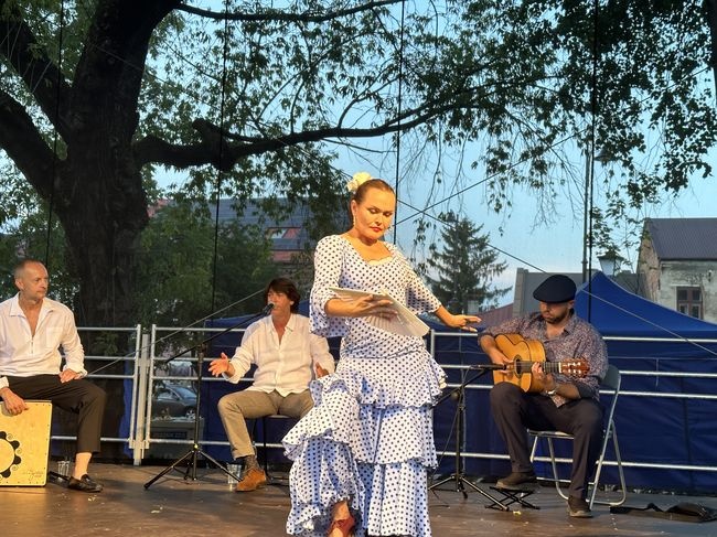 Stalowa Wola. Hiszpański wieczór na rozwadowskim rynku