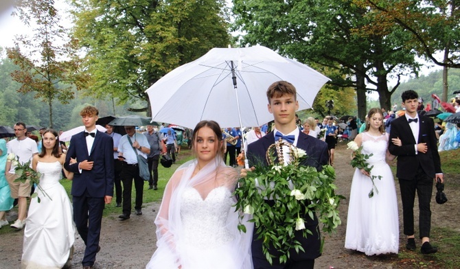 Ponad 35 tys. wiernych uczestniczyło w Procesji Zaśnięcia Najświętszej Maryi Panny w Kalwarii Zebrzydowskiej