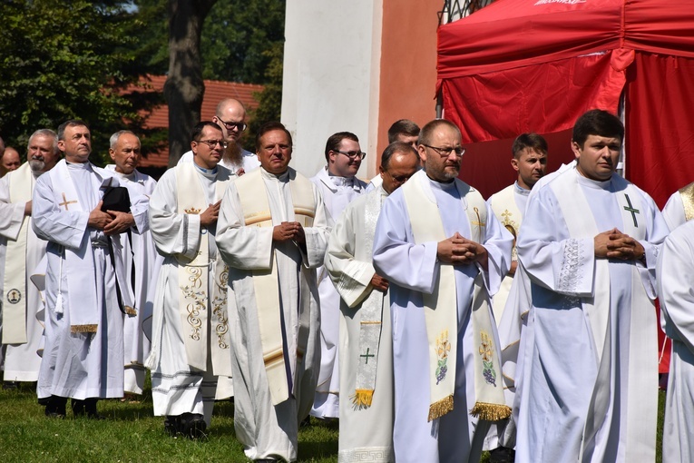 Archidiecezjalna Pielgrzymka Żywego Różańca do Henrykowa 2023