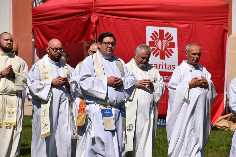 Archidiecezjalna Pielgrzymka Żywego Różańca do Henrykowa 2023