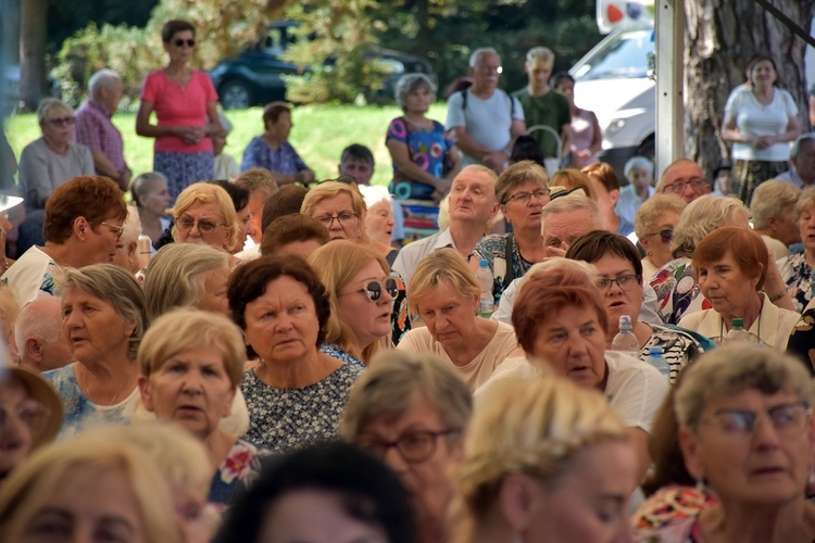 Archidiecezjalna Pielgrzymka Żywego Różańca do Henrykowa 2023