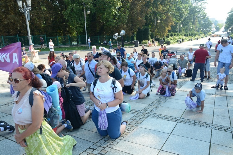 Wejście na Jasną Górę - część 1