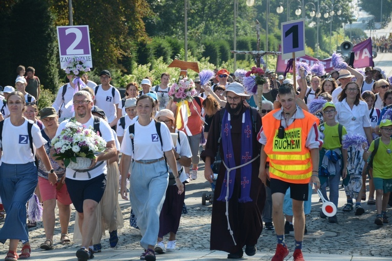 Wejście na Jasną Górę - część 1