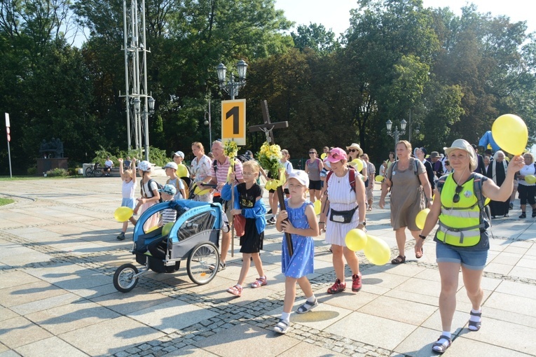 Wejście na Jasną Górę - część 1